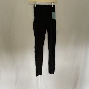 PopFit High-Waisted Black and Green Leggings With Side Pockets & Mesh Panels